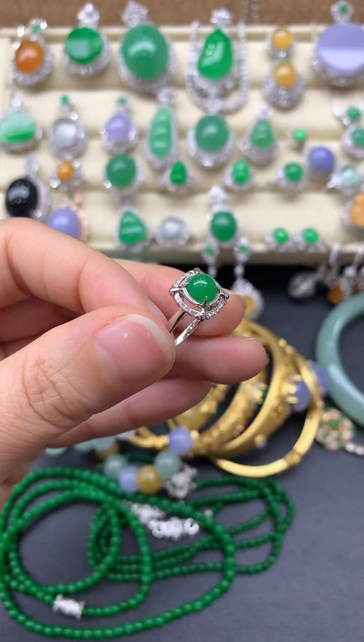 翡翠18K金镶嵌戒指366-中国好珍宝