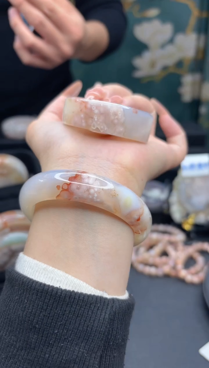 【闪购商品】石英质玉手镯未镶嵌11（59圈赠送镯心）