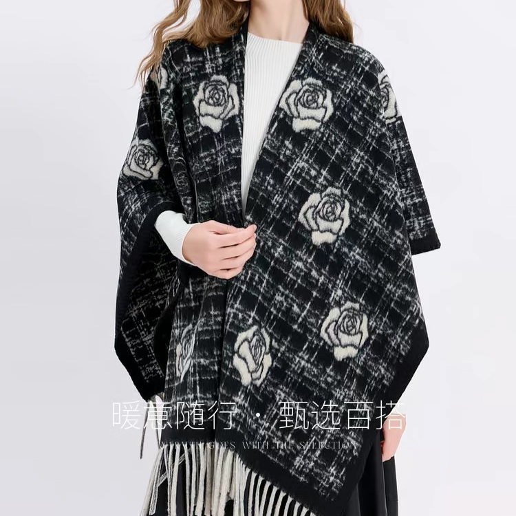 MeiQi 欧洲站！小香风山茶花斗篷款流苏披肩围巾百搭气质A4060
