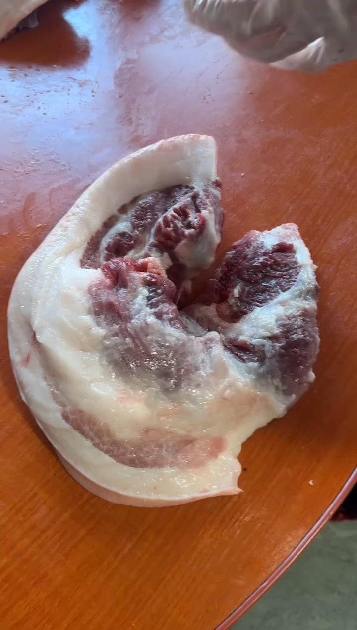 中国大陆180食用农产品李*荣猪梅花肉2.2李丽荣