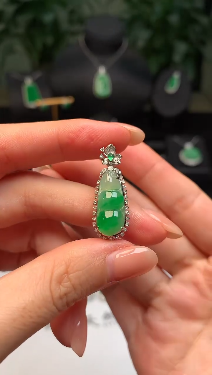 颈饰未镶嵌翡翠福豆