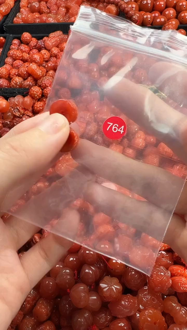 颈饰未镶嵌南红玛瑙1
