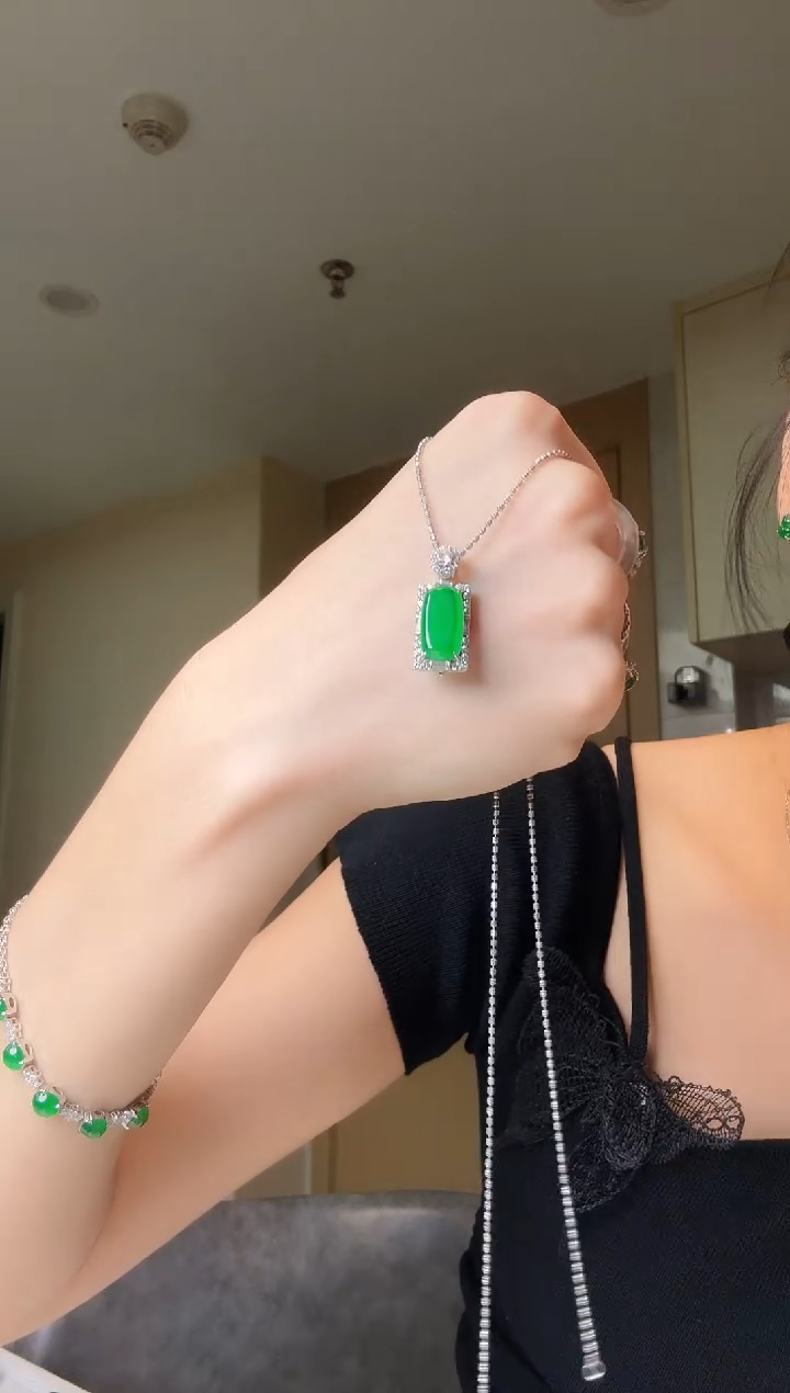 翡翠银S925镶嵌吊坠(不含链)天然翡翠吊坠