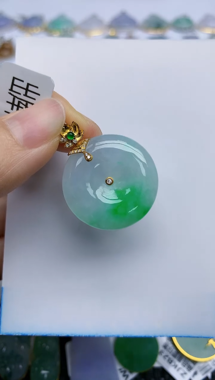 翡翠18K金镶嵌挂件天然翡翠A货