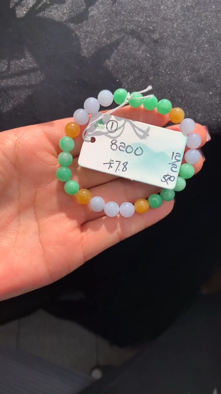 【闪购商品】翡翠手串未镶嵌 #情人节#送礼，下单联系客服核对地址~