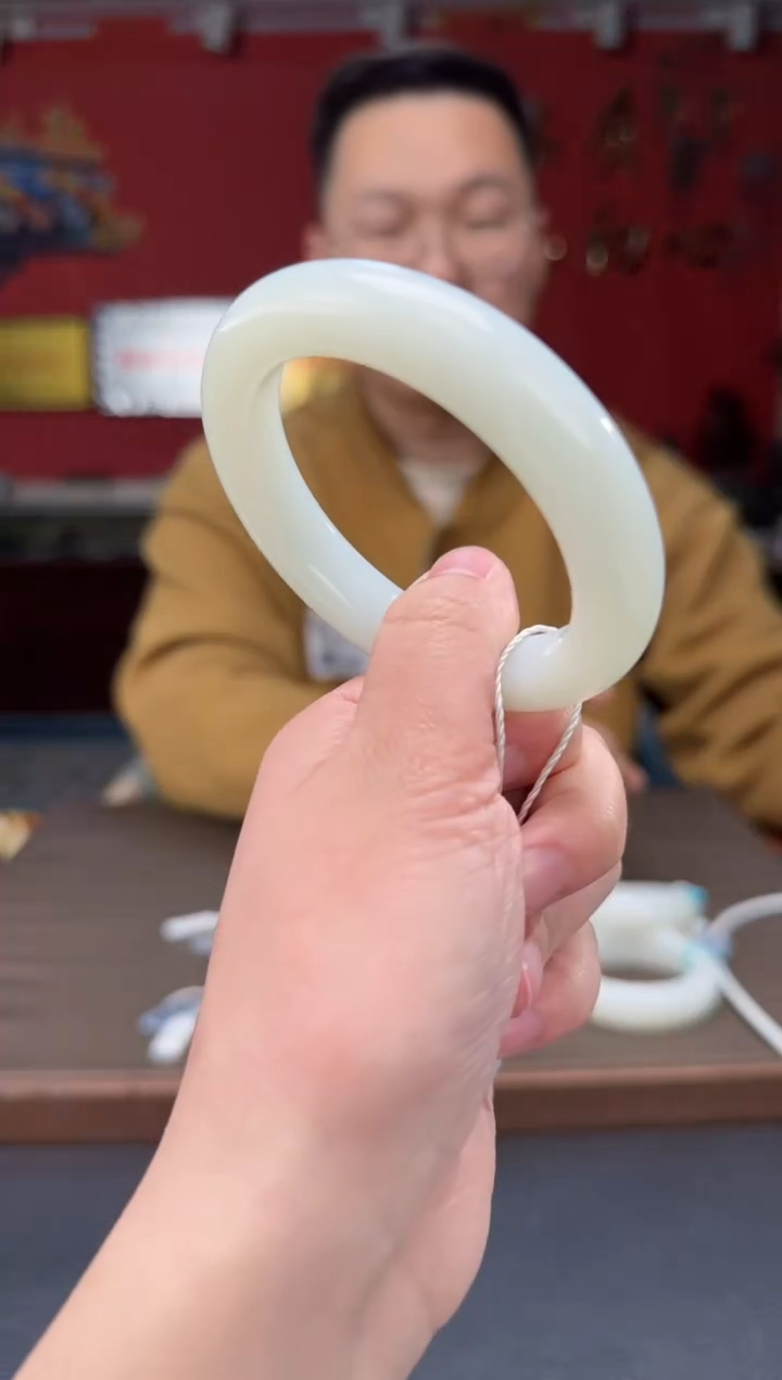 【闪购商品】和田玉.未镶嵌白玉正装镯53-60