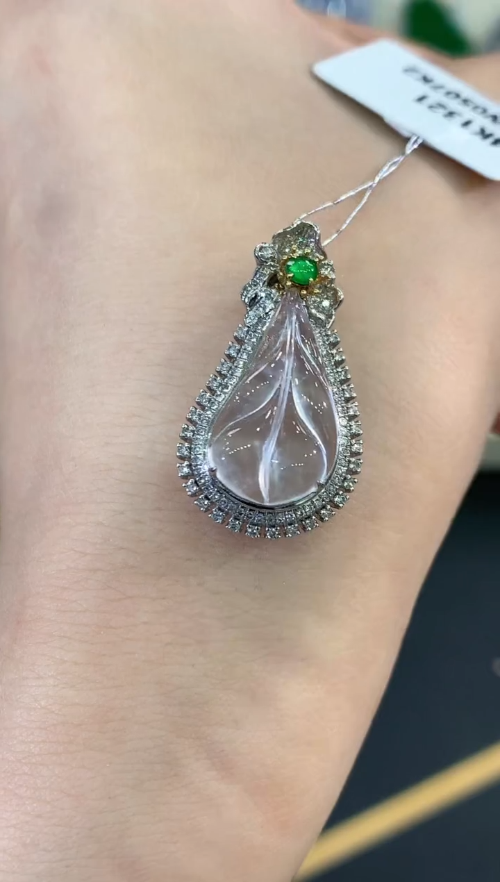 【闪购商品】翡翠吊坠(不含链)18K金镶嵌c33