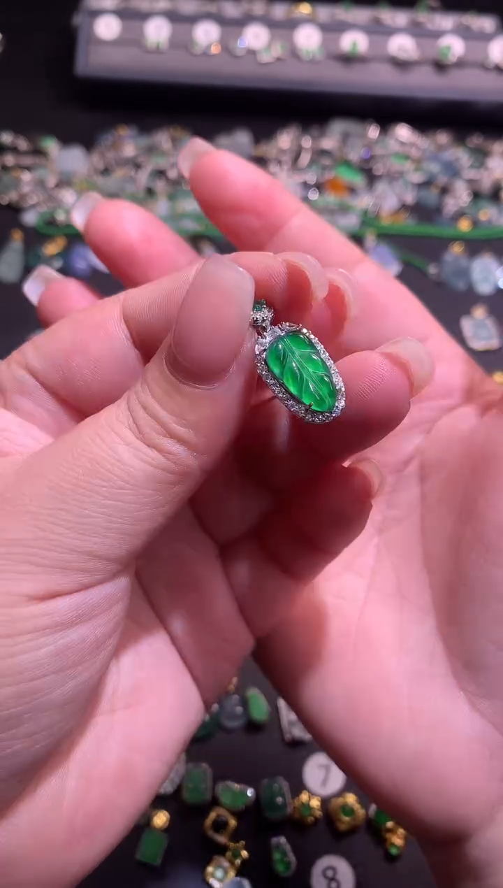 【闪购商品】翡翠颈饰银S925镶嵌11111