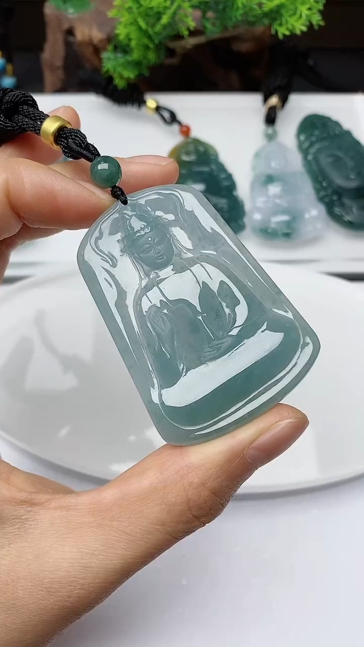 【闪购商品】翡翠颈饰未镶嵌