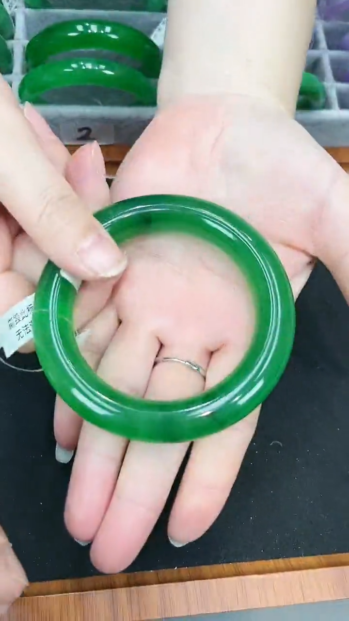 【闪购商品】砖雕s51满绿胖圆条手镯圈口53-62