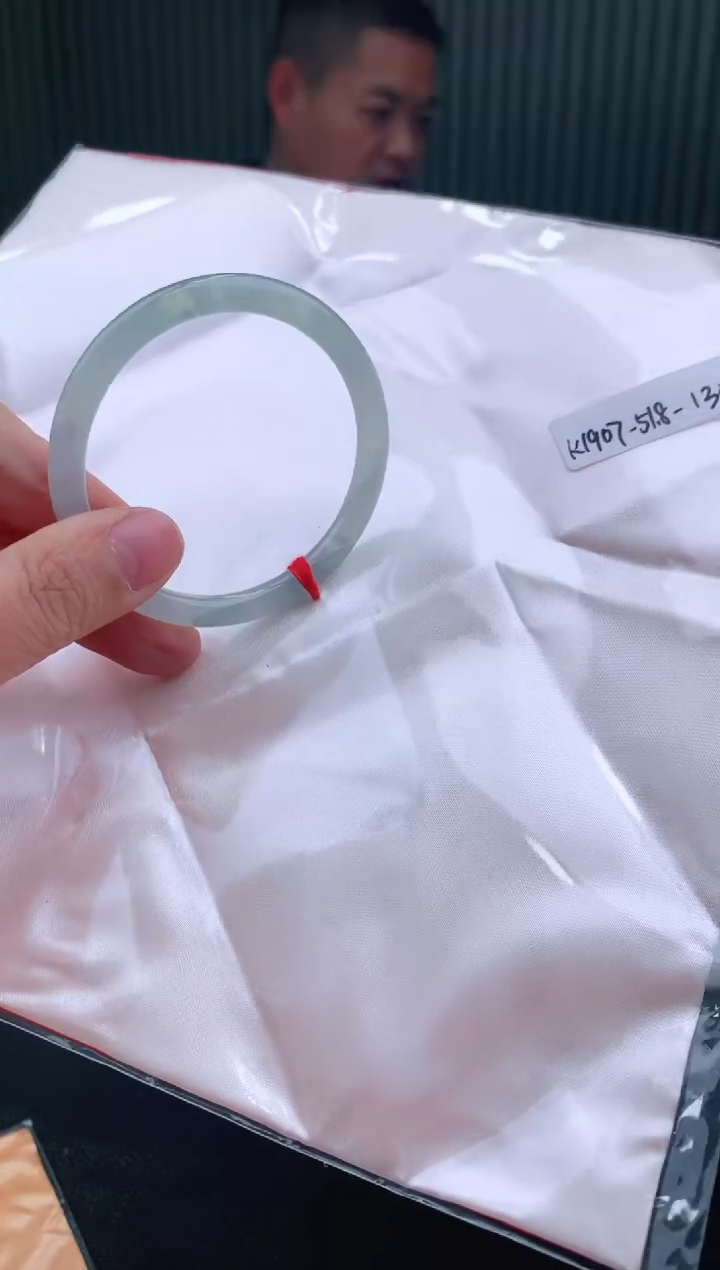 未镶嵌手镯翡翠51+