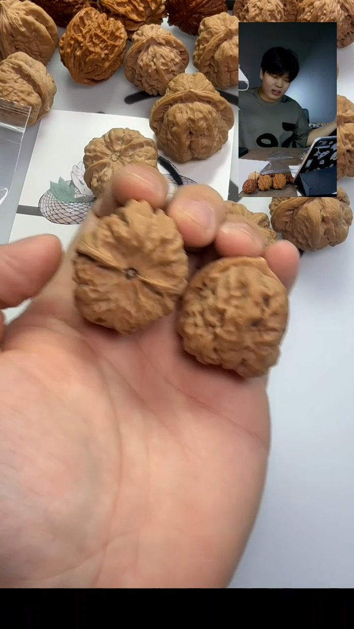 把件文玩核桃蛤蟆头核桃全品开背