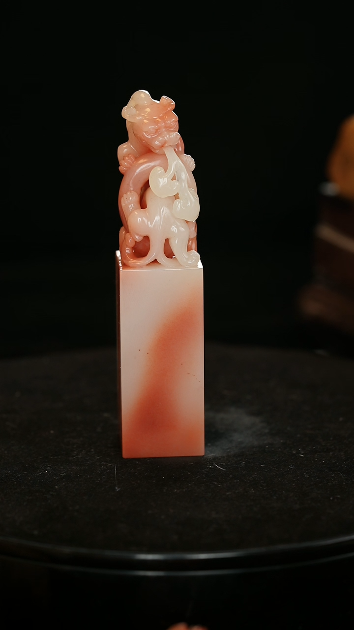 【闪购商品】寿山石螭虎穿环雕陈学彬作品