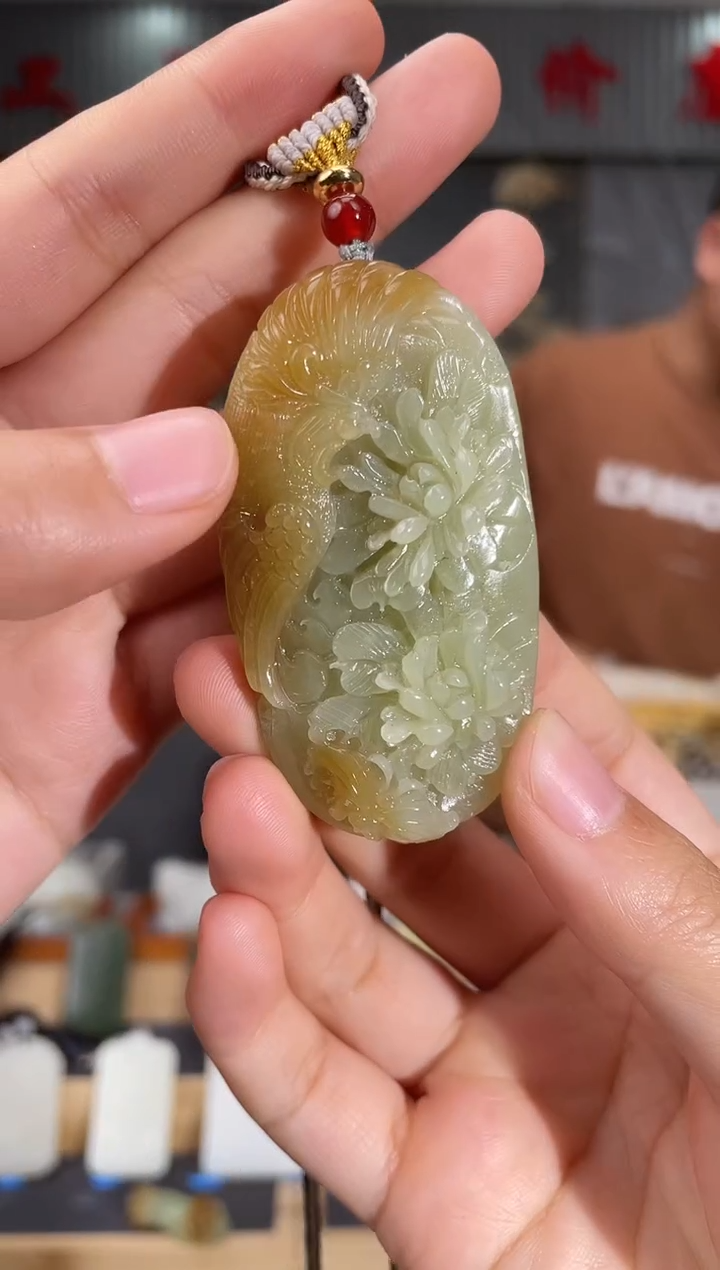 和田玉未镶嵌颈饰1