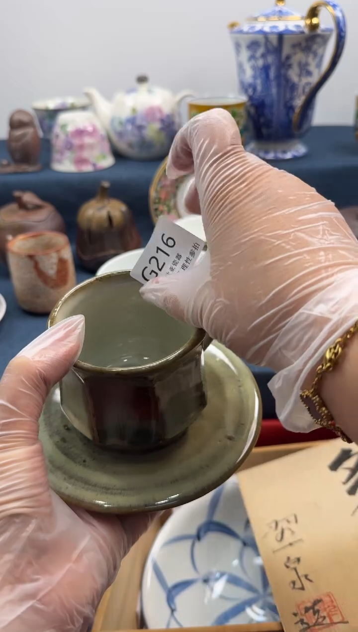 瓷片昨*瓷片   G216