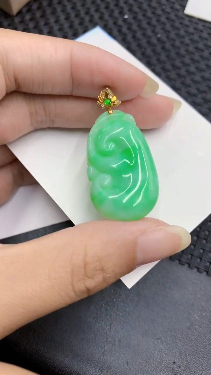 【闪购商品】翡翠颈饰18K金镶嵌            8