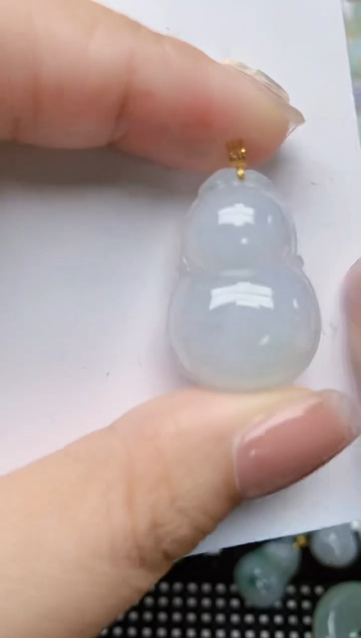 翡翠18K金镶嵌颈饰天然缅甸A货翡翠