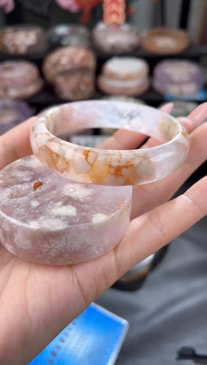 【闪购商品】石英质玉手镯未镶嵌57