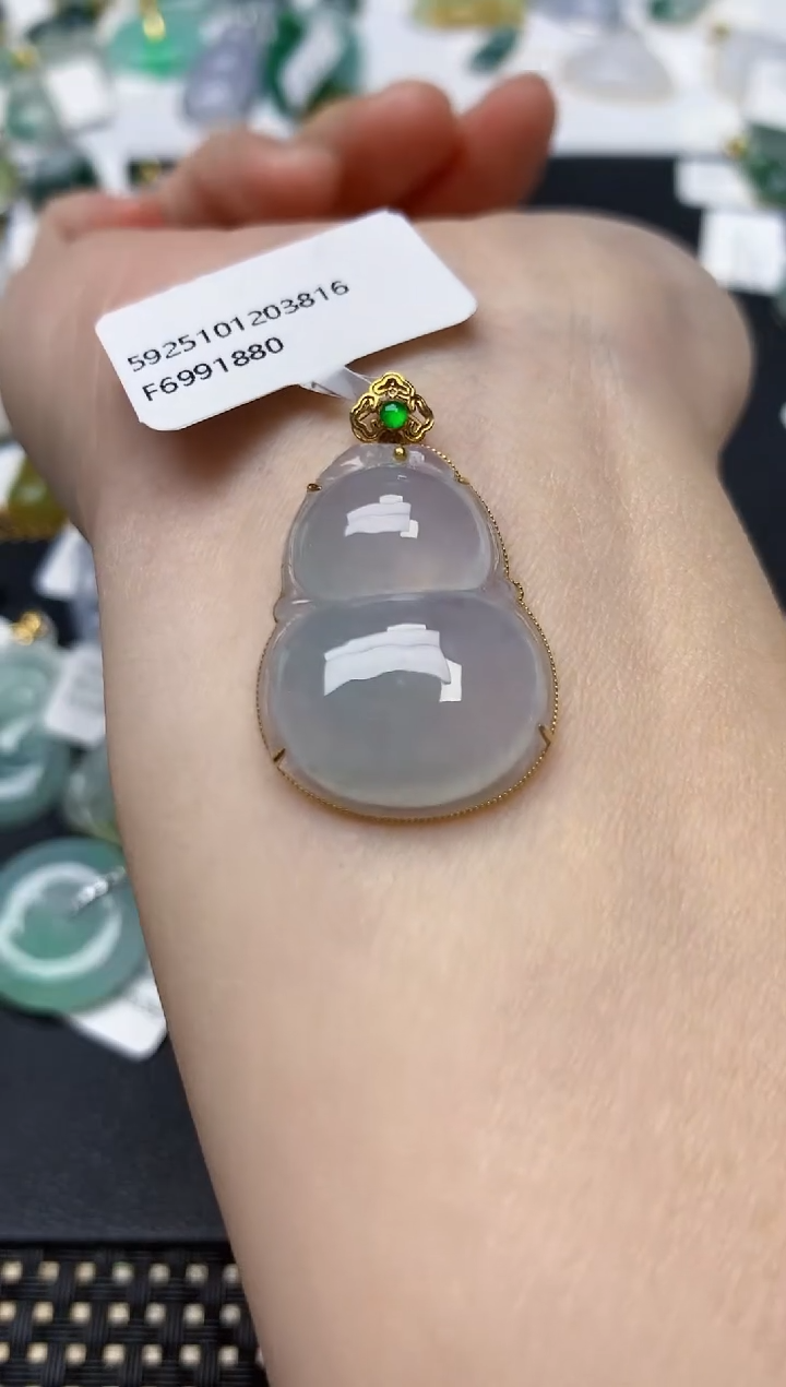 颈饰18K金镶嵌翡翠天然缅甸A货翡翠