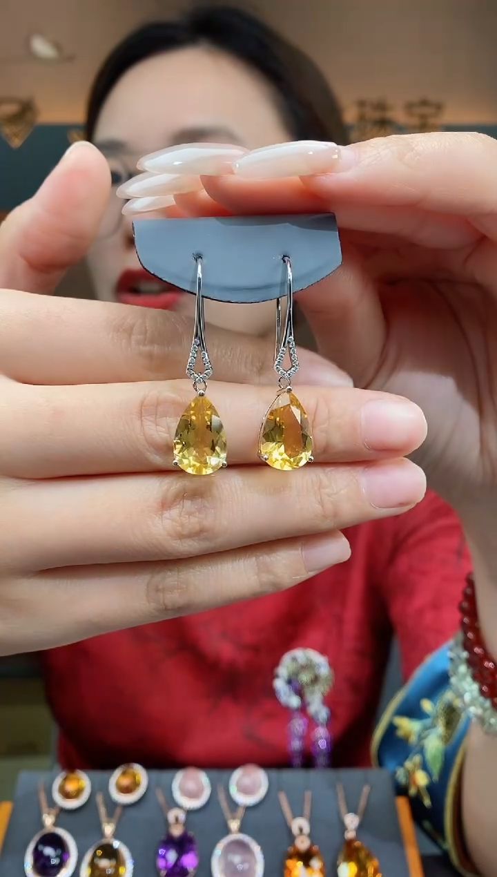 【闪购商品】黄晶耳钉银S925镶嵌黄晶耳钉