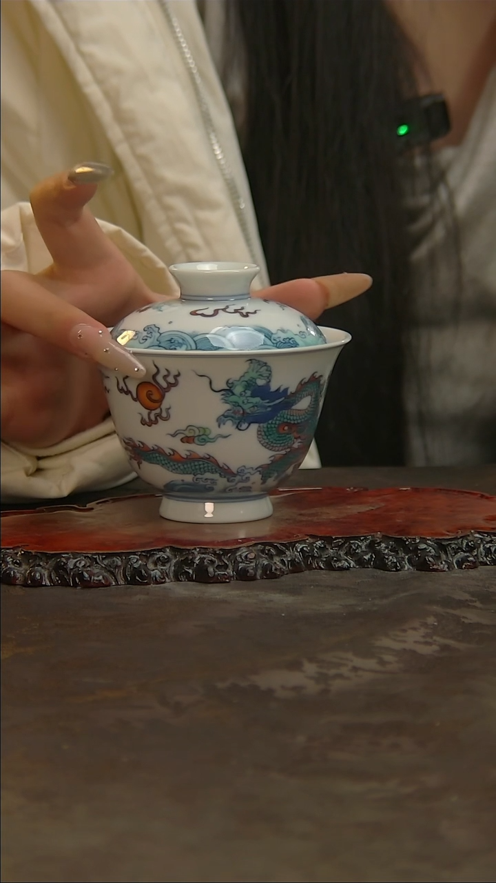 【闪购商品】青花手绘龙纹盖碗