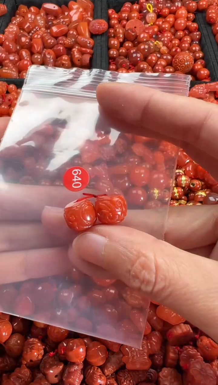 【闪购商品】南红玛瑙颈饰未镶嵌1