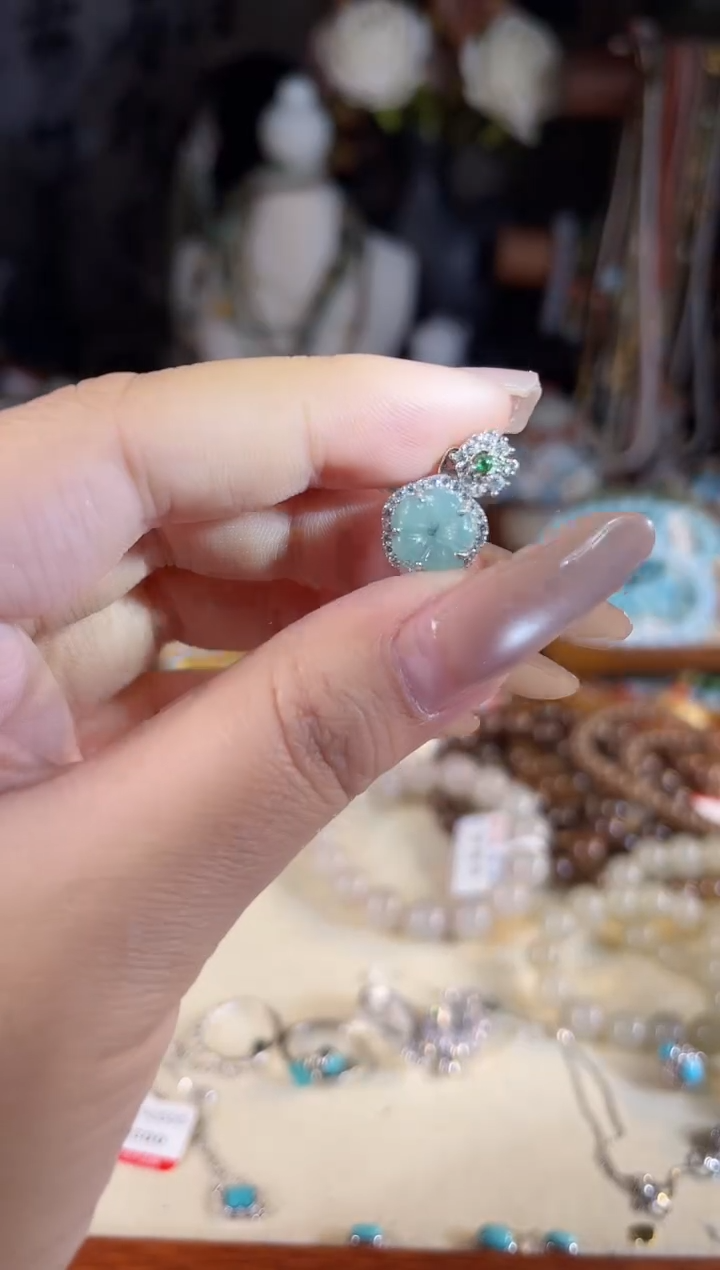 【闪购商品】翡翠吊坠(不含链)未镶嵌多样性发货其一