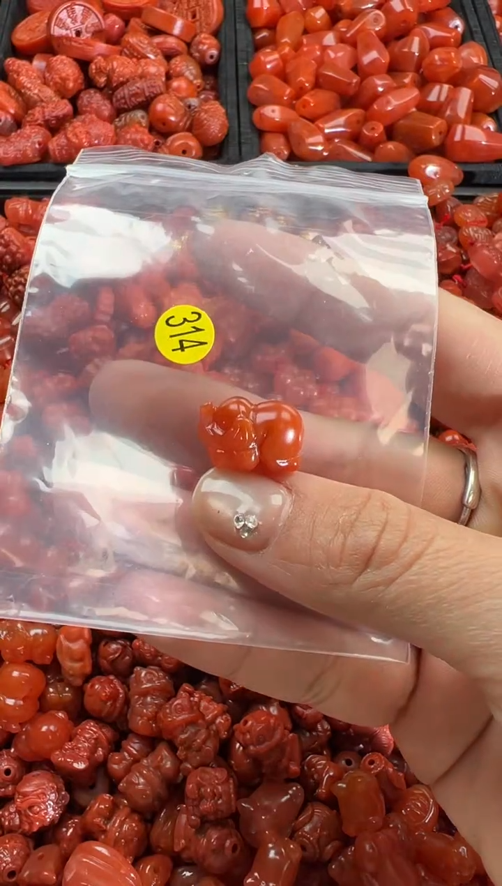 【闪购商品】南红玛瑙颈饰未镶嵌1