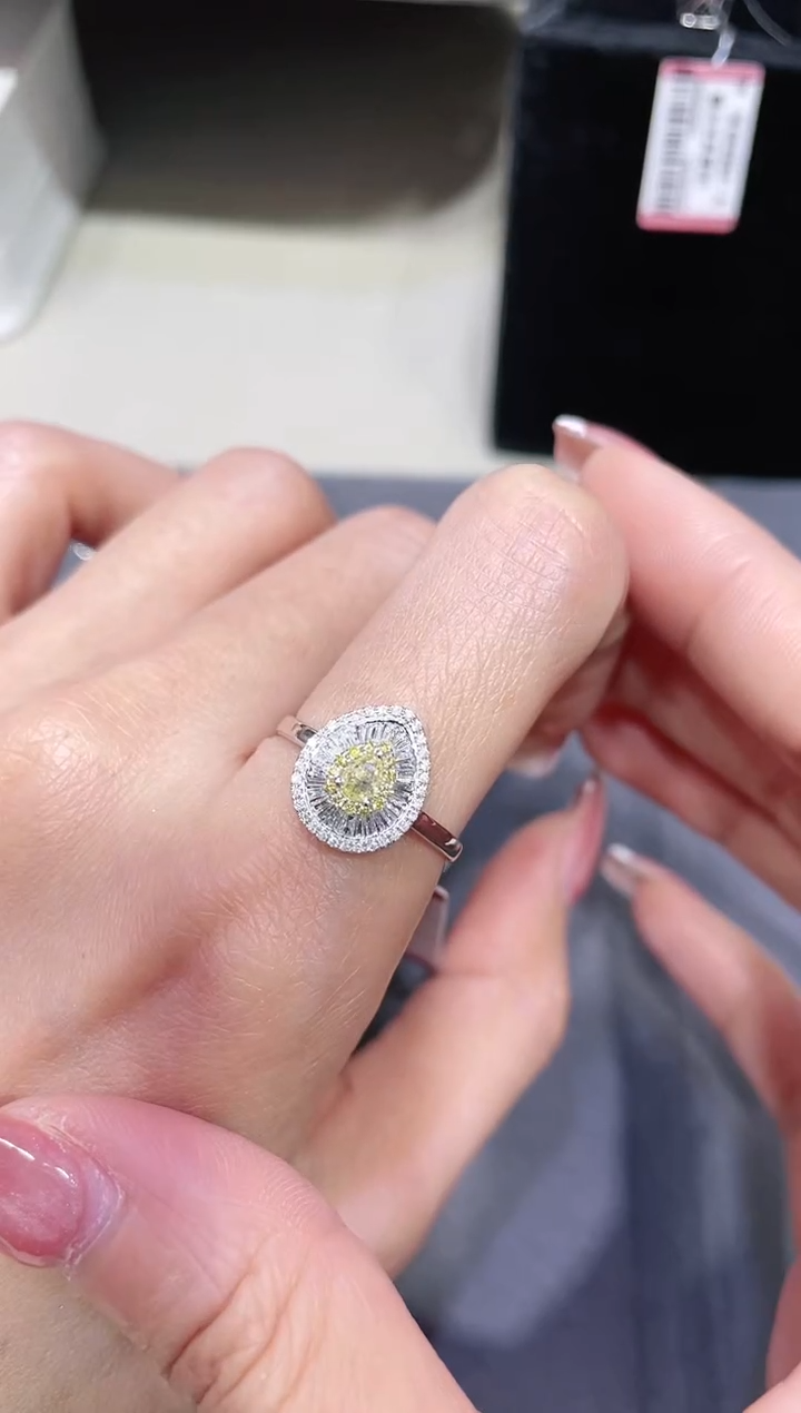 【闪购商品】钻石戒指18K金镶嵌·