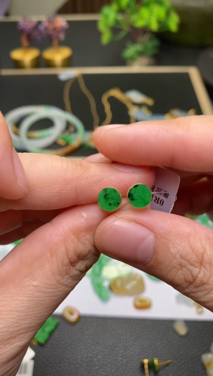 颈饰18K金镶嵌翡翠净货37844