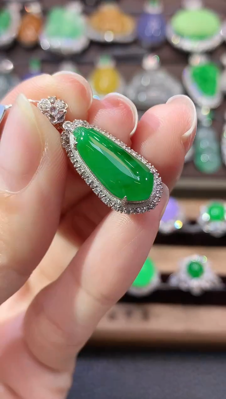 吊坠(不含链)18K金镶嵌翡翠D13