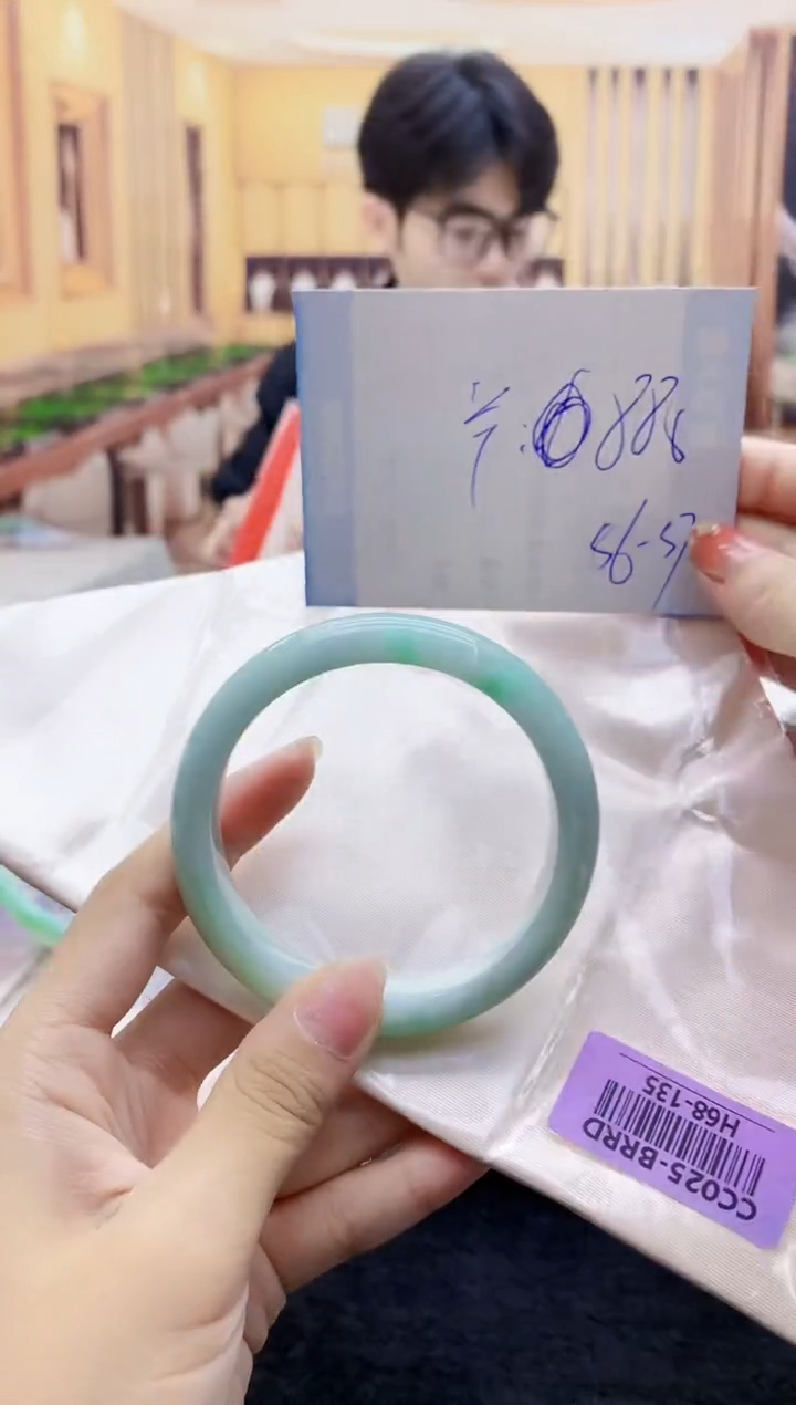 【闪购商品】翡翠手镯未镶嵌   H68-135