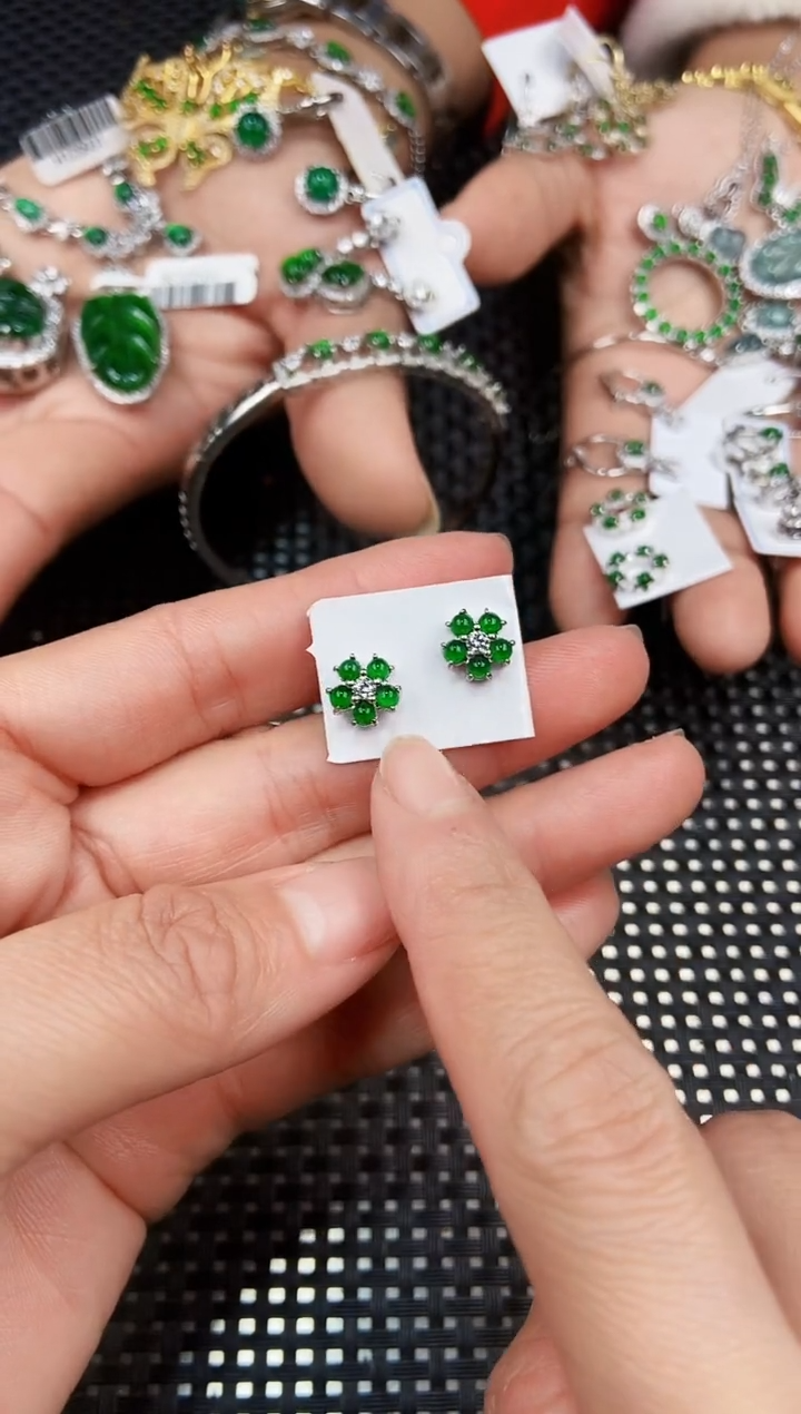 【闪购商品】翡翠耳饰未镶嵌111111111