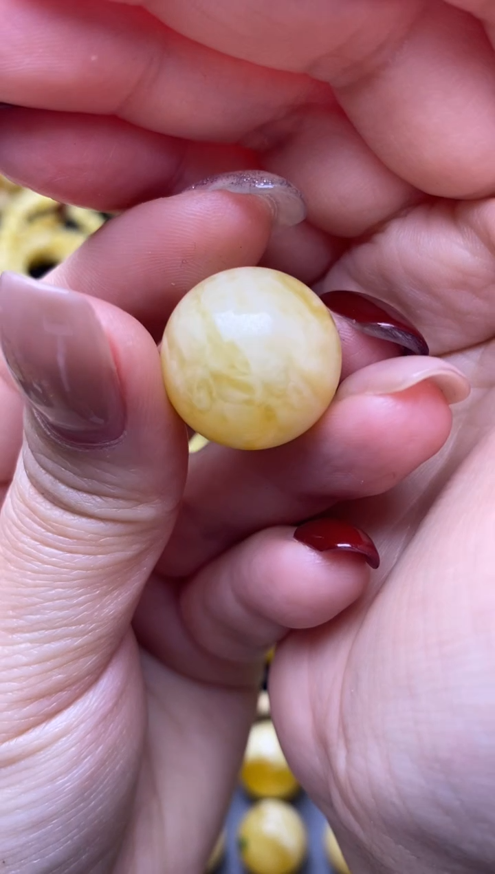 【闪购商品】琥珀裸石未镶嵌月.11