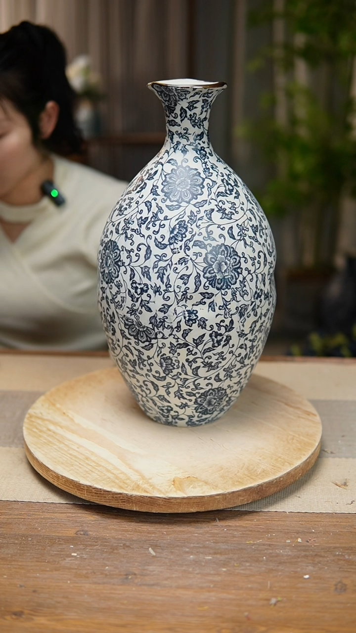 【闪购商品】陶瓷 花器青花瓷缠枝莲保龄球瓶