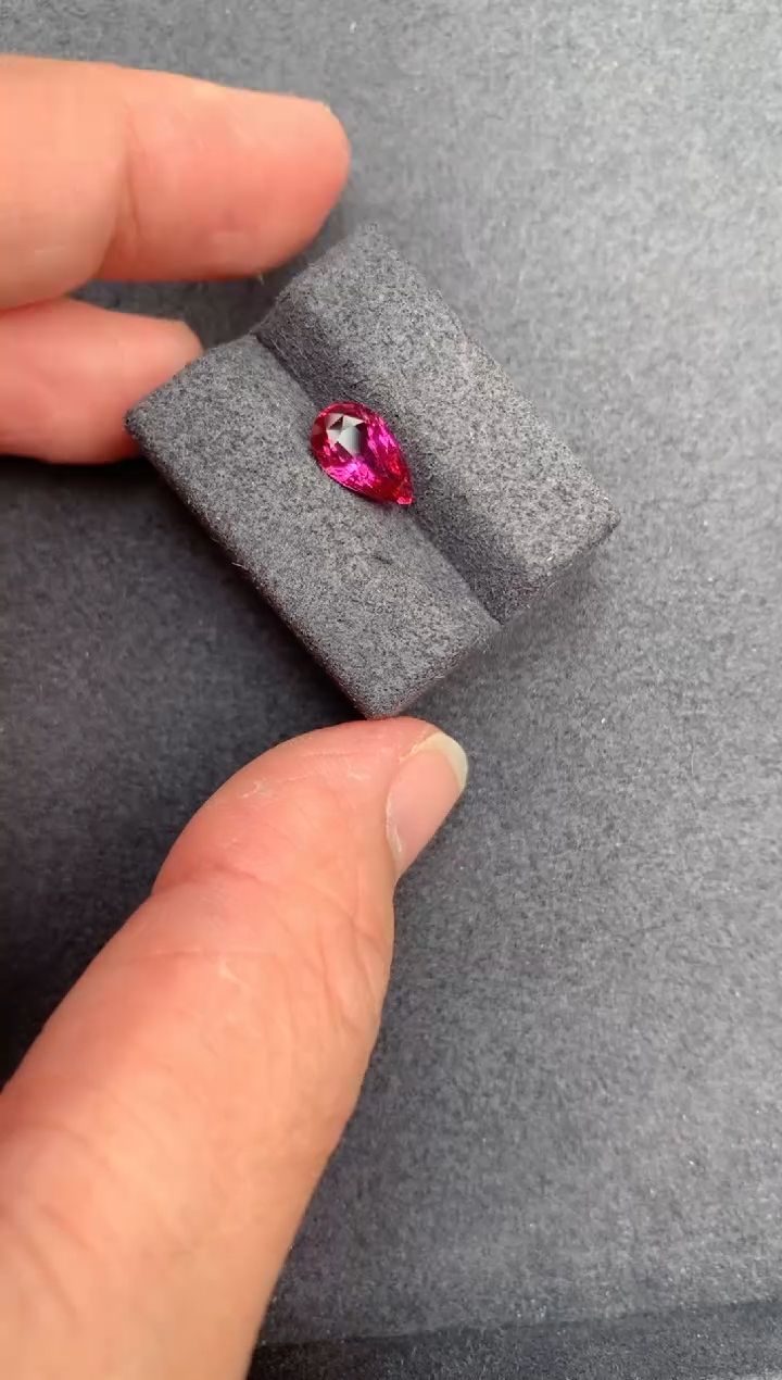 【闪购商品】彩色蓝宝石裸石未镶嵌1.5ct粉蓝宝