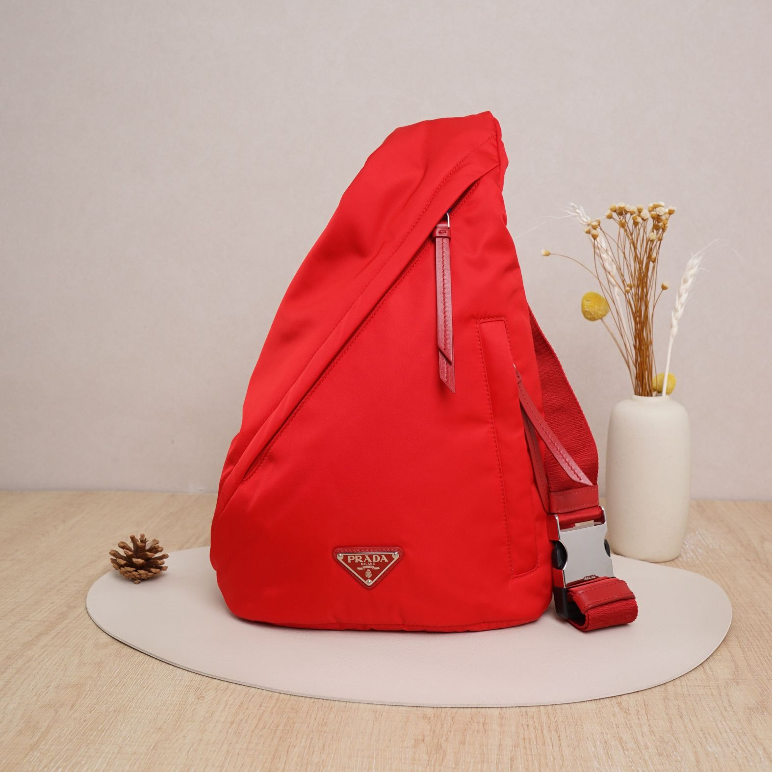 95新 Prada/普拉达 普拉达双肩背包红色尼龙/DS046144