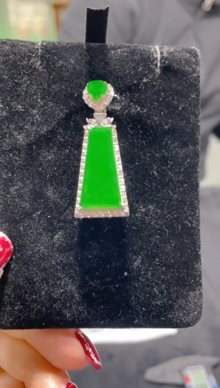 【闪购商品】定制翡翠未镶嵌天然A货翡翠假一罚四（多样性发货）