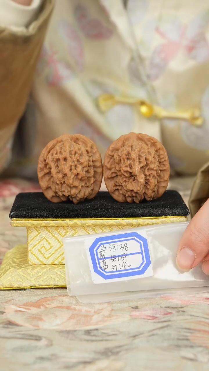 【闪购商品】文玩核桃把件非嫁接马老四