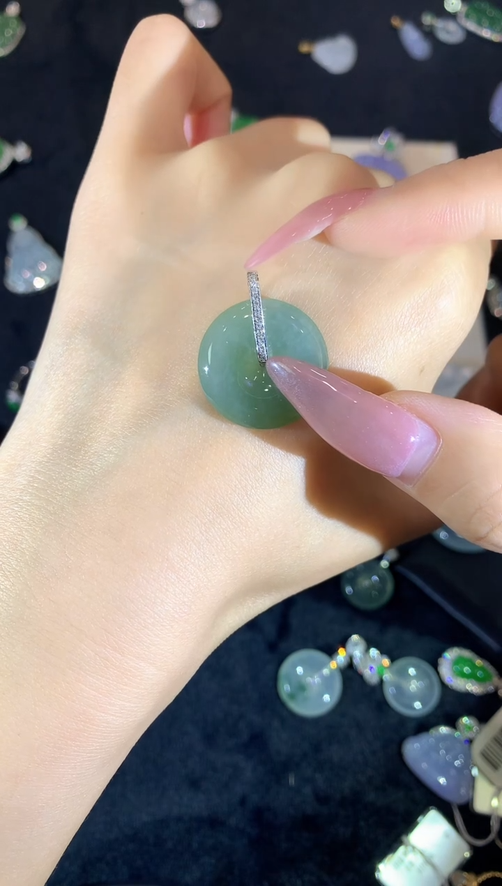 【闪购商品】翡翠吊坠(不含链)18K金镶嵌a141时尚