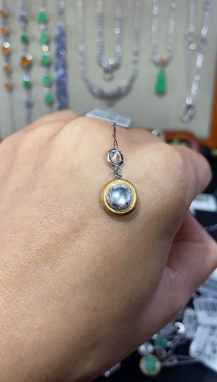 【闪购商品】翡翠颈饰18K金镶嵌吊坠