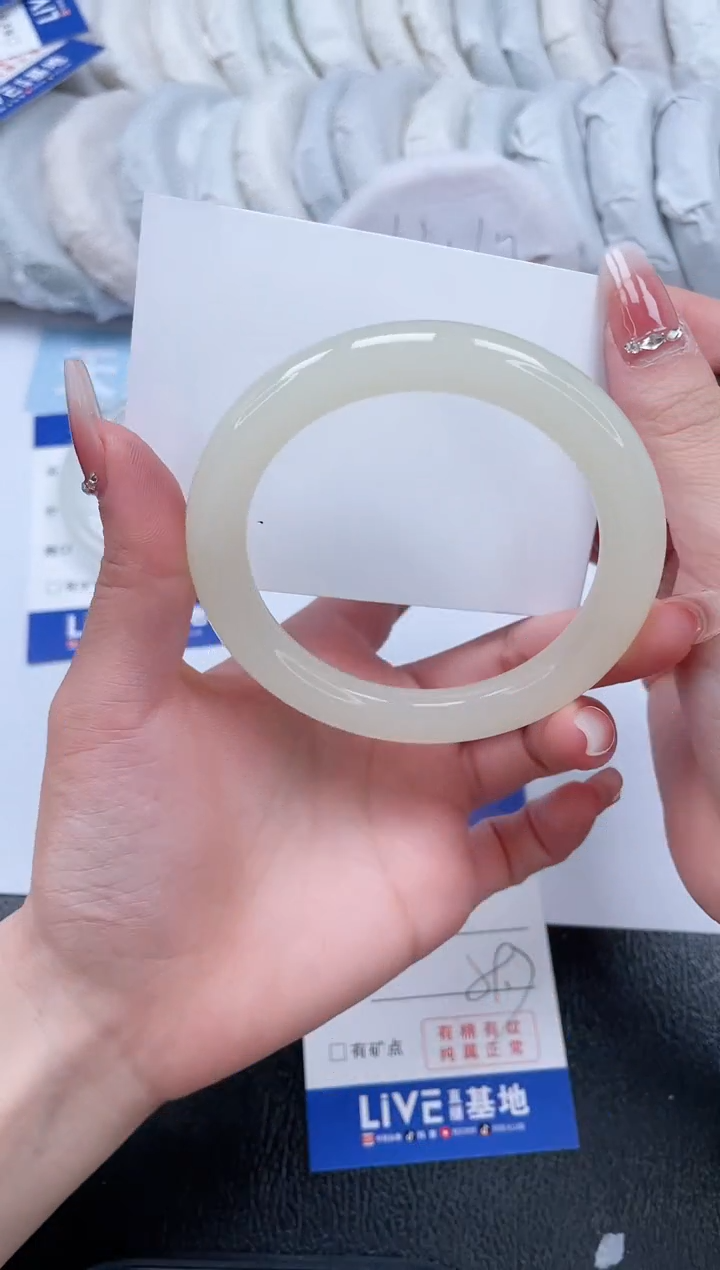 【闪购商品】石英质玉手镯未镶嵌T223-59.7