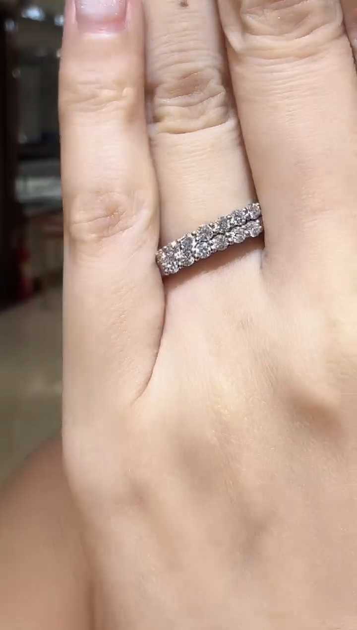 铂Pt950镶嵌戒指钻石AY0114-W-  经典排戒 多样性发其一