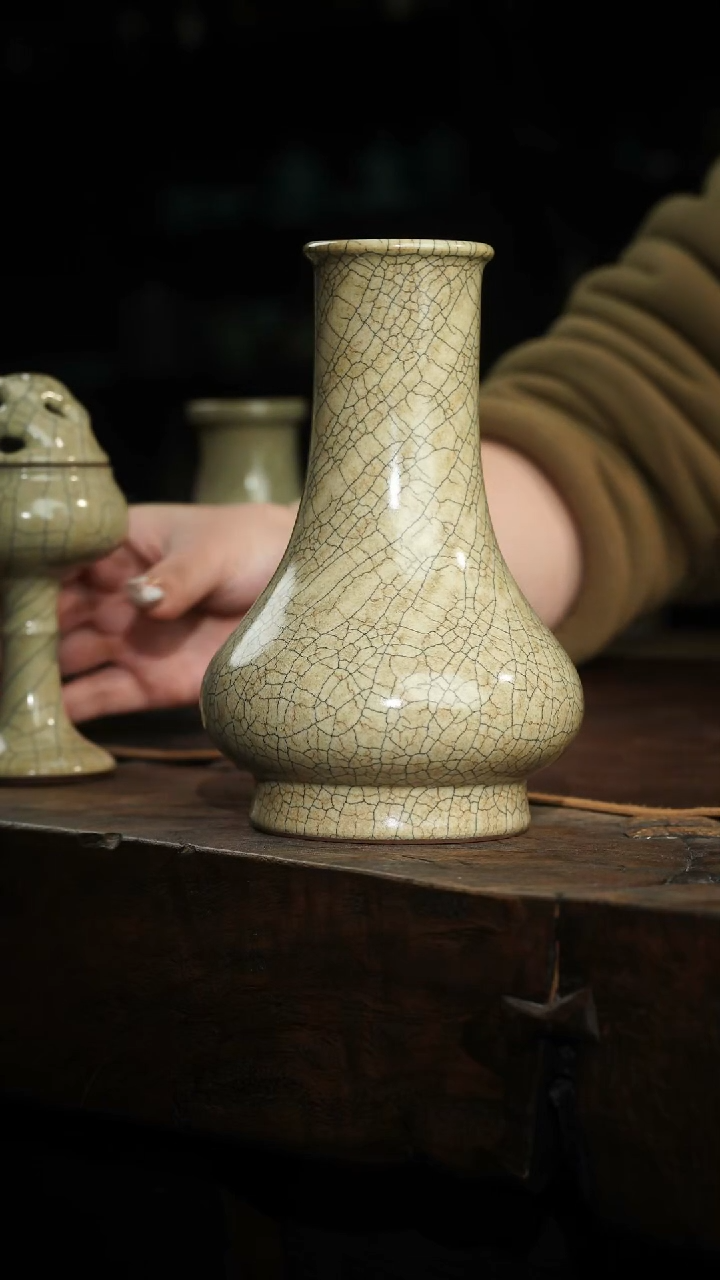 【闪购商品】瓷片《丹山片羽》直颈瓶