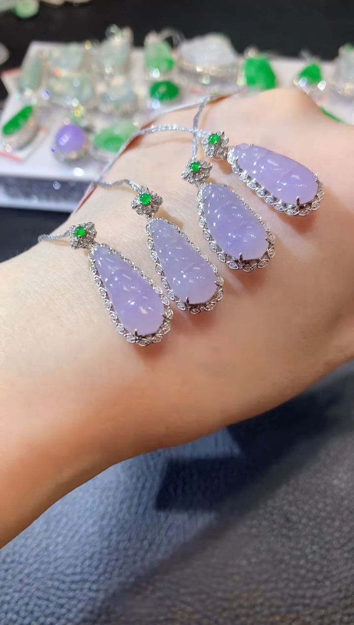 【闪购商品】翡翠吊坠(不含链)18K金镶嵌A8 多样性发货一件