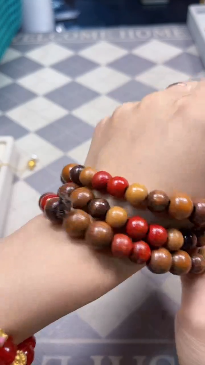 非金属无马*生如图所示时尚饰品