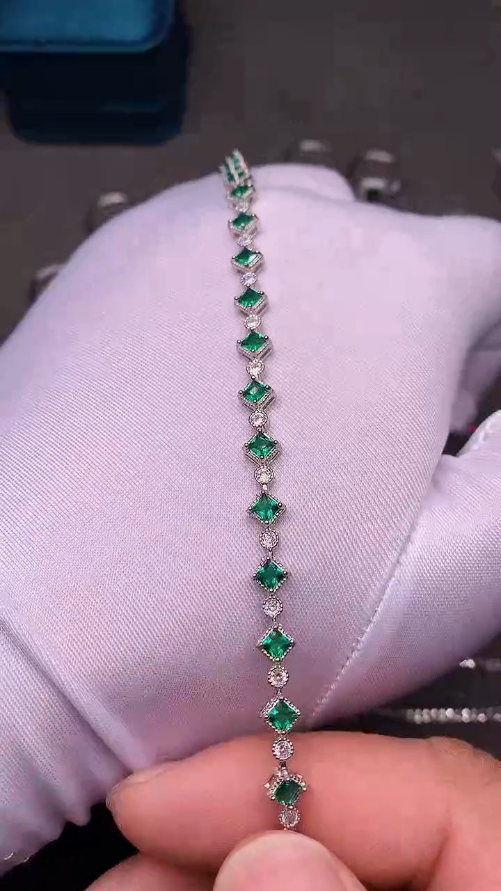 【闪购商品】祖母绿手链银S925镶嵌......