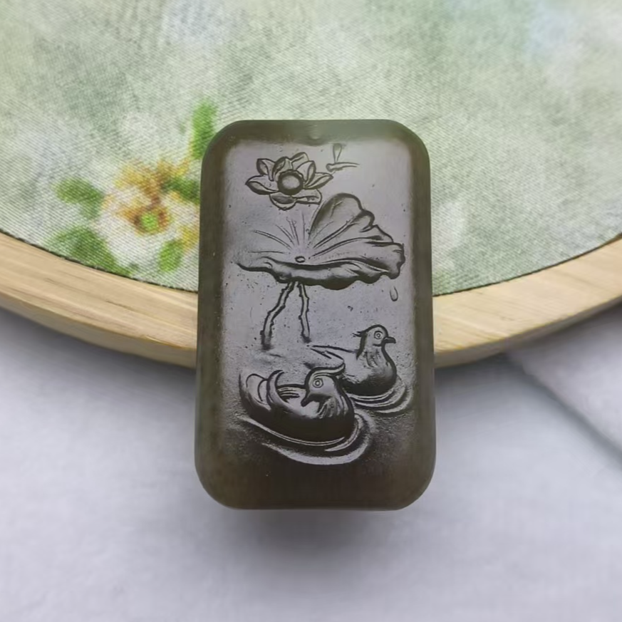 和田玉糖料荷花A036