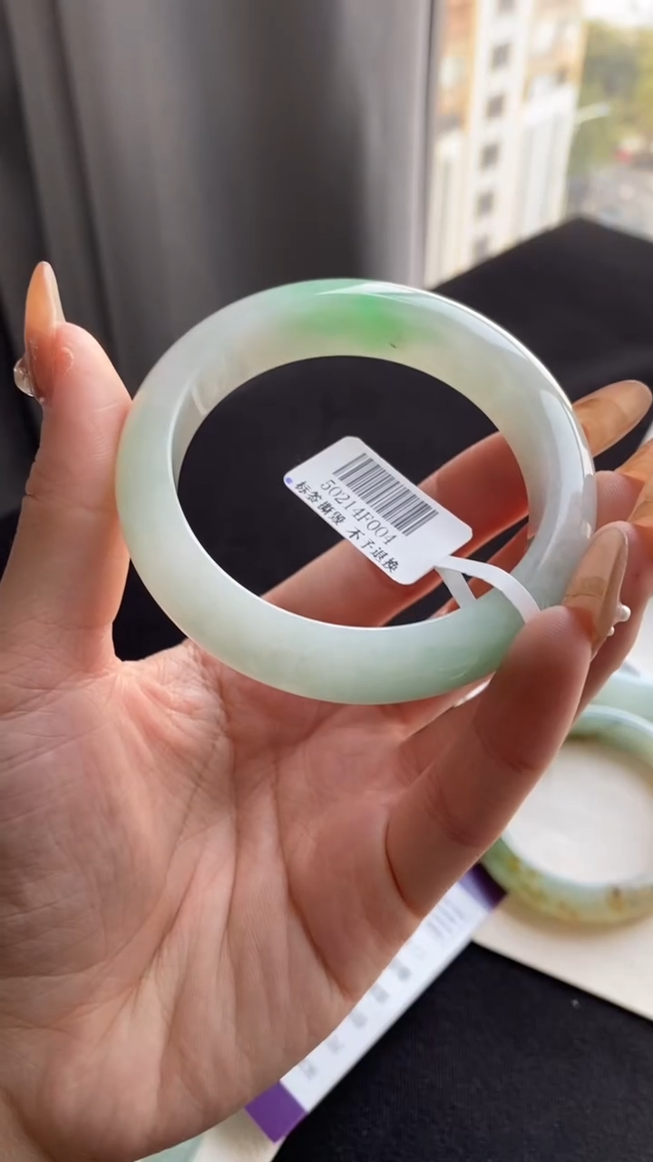 【闪购商品】翡翠手镯未镶嵌56.3圈~不退不换