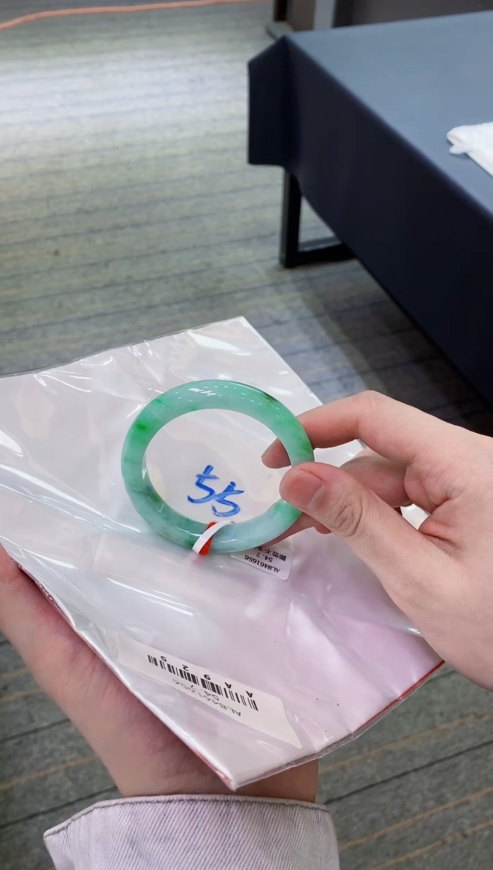 【闪购商品】翡翠手镯未镶嵌            